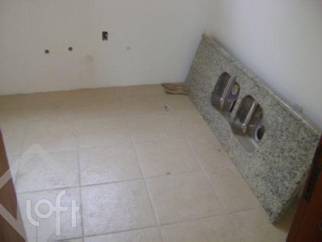 Apartamento com 74m², 2 dormitórios, 1 suíte, 2 vagas, Higienópolis em Porto Alegre