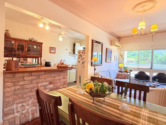 Apartamento com 92m², 2 dormitórios, 1 vaga, Menino Deus em Porto Alegre