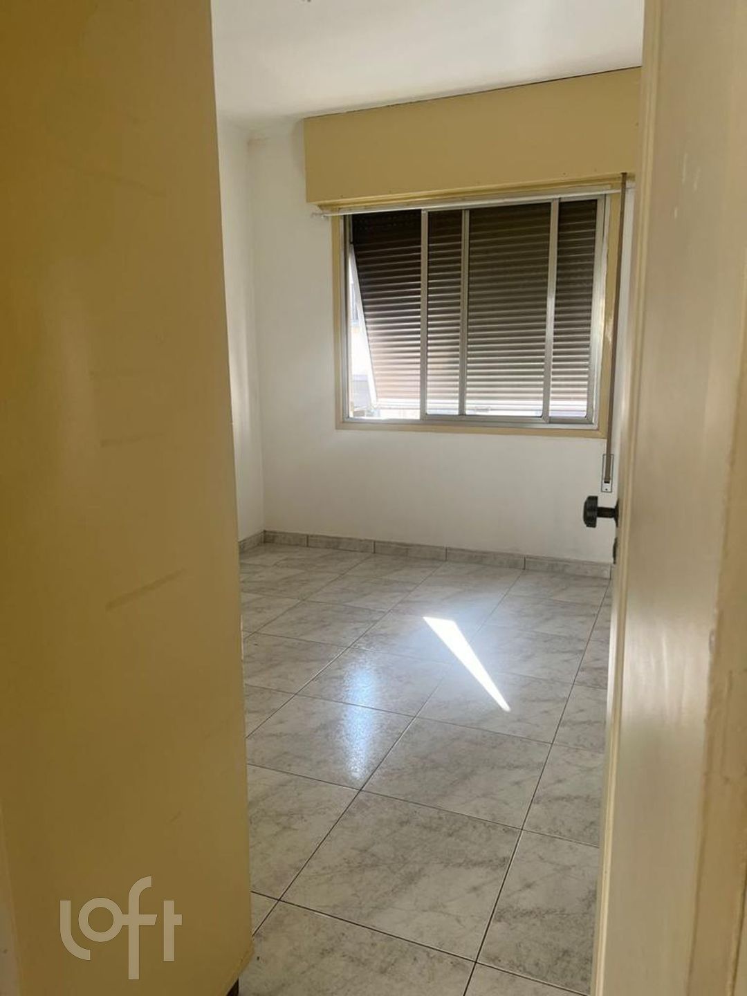 Apartamento à venda com 2 quartos, 70m² - Foto 4