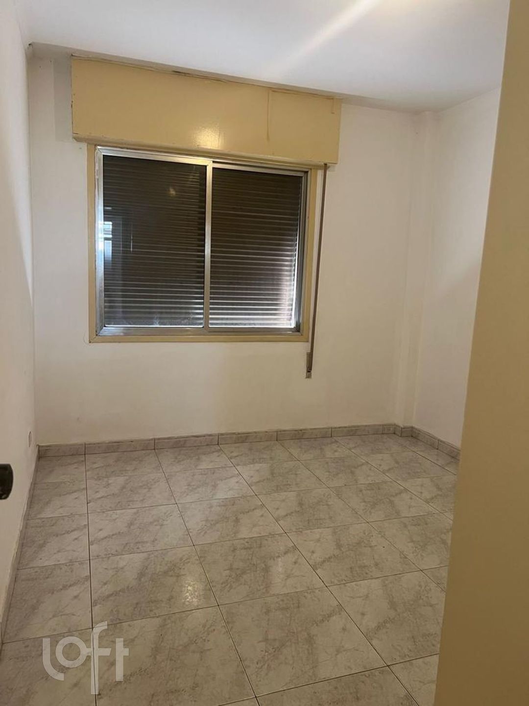 Apartamento à venda com 2 quartos, 70m² - Foto 3