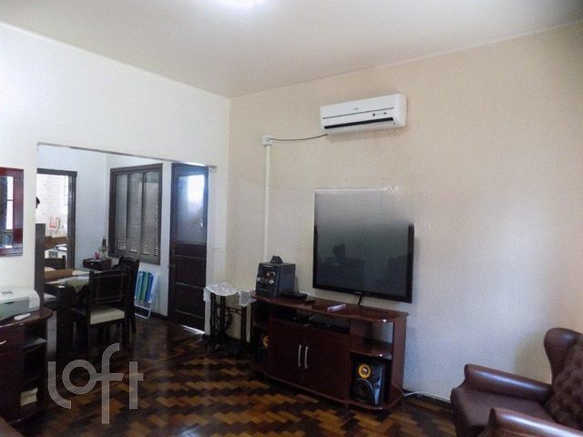 Casa com 118m², 3 dormitórios, 6 vagas, Rio Branco em Porto Alegre