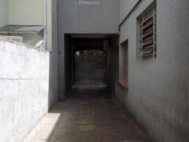 Casa com 118m², 3 dormitórios, 6 vagas, Rio Branco em Porto Alegre