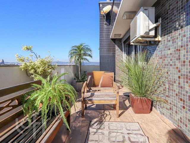 Apartamento com 166m², 2 dormitórios, 1 suíte, 2 vagas, Petrópolis em Porto Alegre