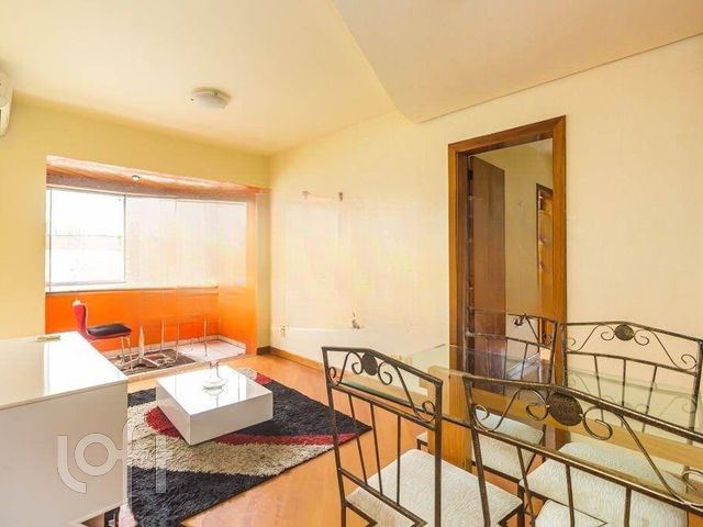 Apartamento com 57m², 2 dormitórios, 1 vaga, Menino Deus em Porto Alegre