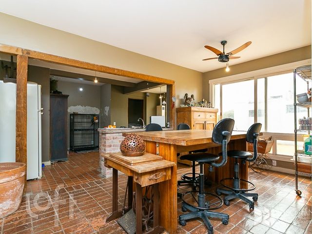 Apartamento com 191m², 3 dormitórios, 1 suíte, 1 vaga, Moinhos de Vento em Porto Alegre