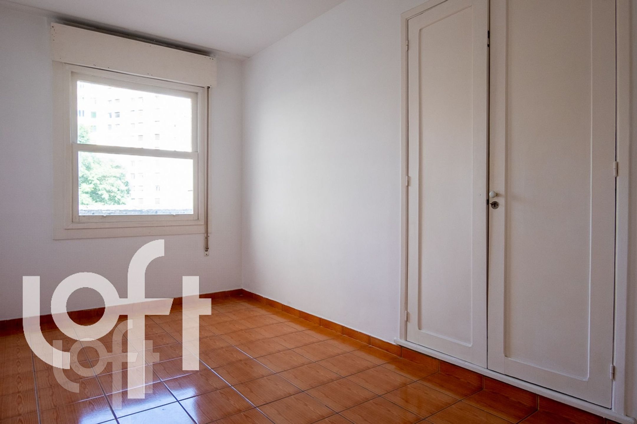 Apartamento à venda com 2 quartos, 72m² - Foto 4