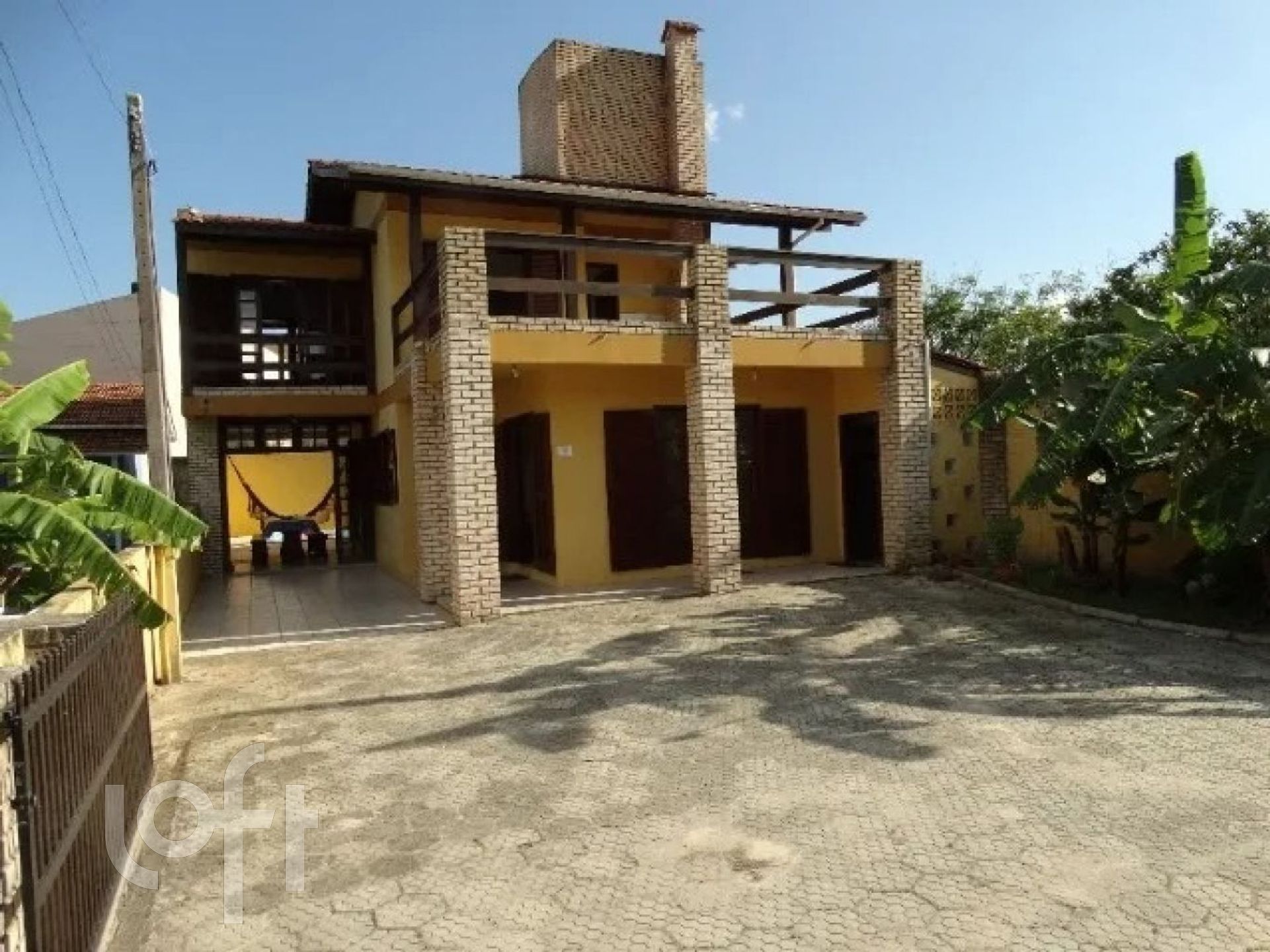 Casa à venda em Pinheira com 200 m², 4 quartos, 4 vagas