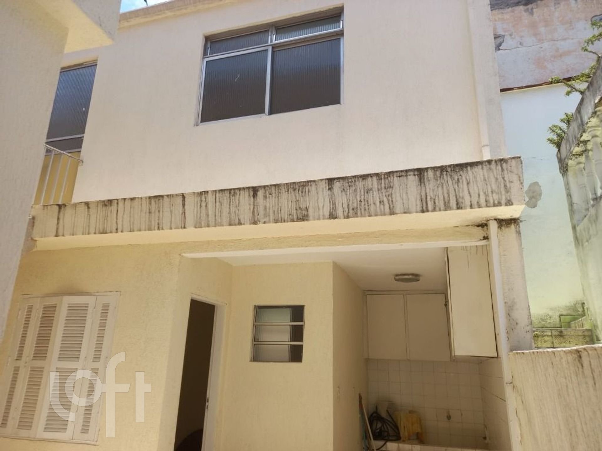 Casa à venda com 3 quartos, 182m² - Foto 1