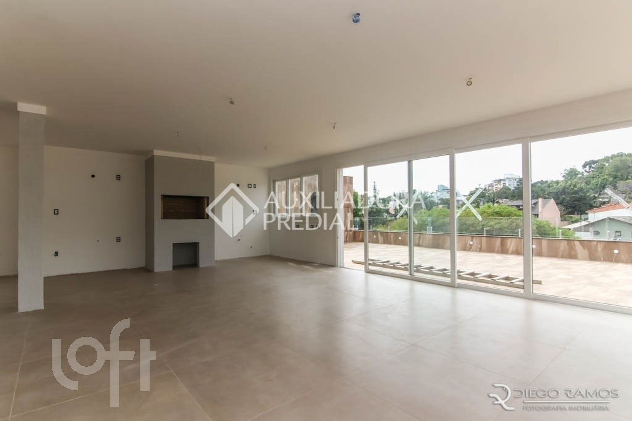 Apartamento com 390m², 3 dormitórios, 3 suítes, 4 vagas, Três Figueiras em Porto Alegre