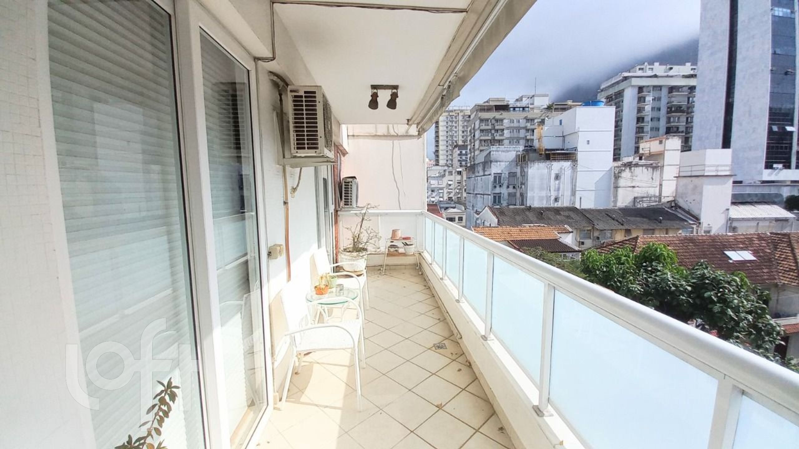 Apartamento à venda com 3 quartos, 135m² - Foto 1