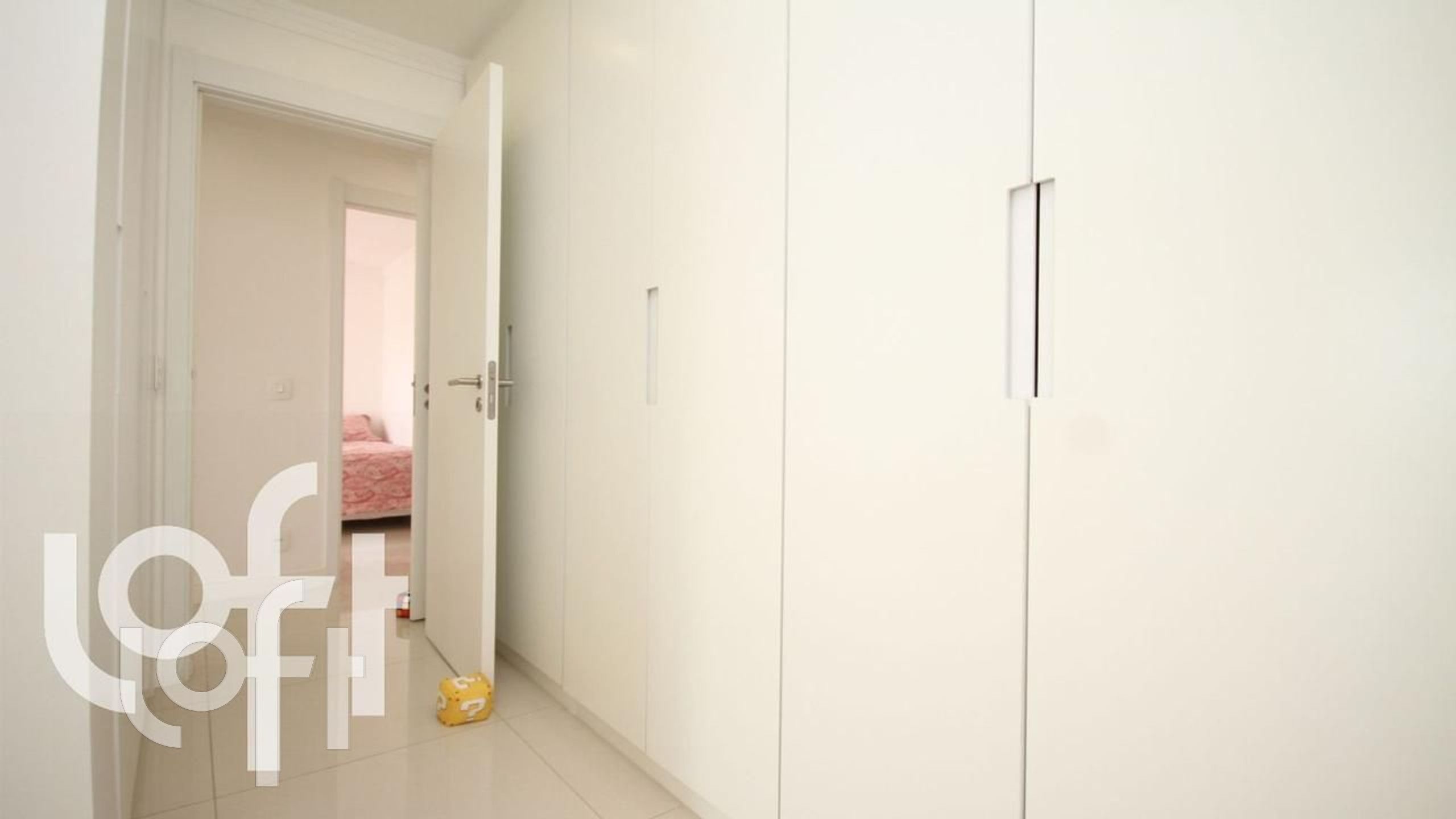 Apartamento à venda com 3 quartos, 130m² - Foto 5