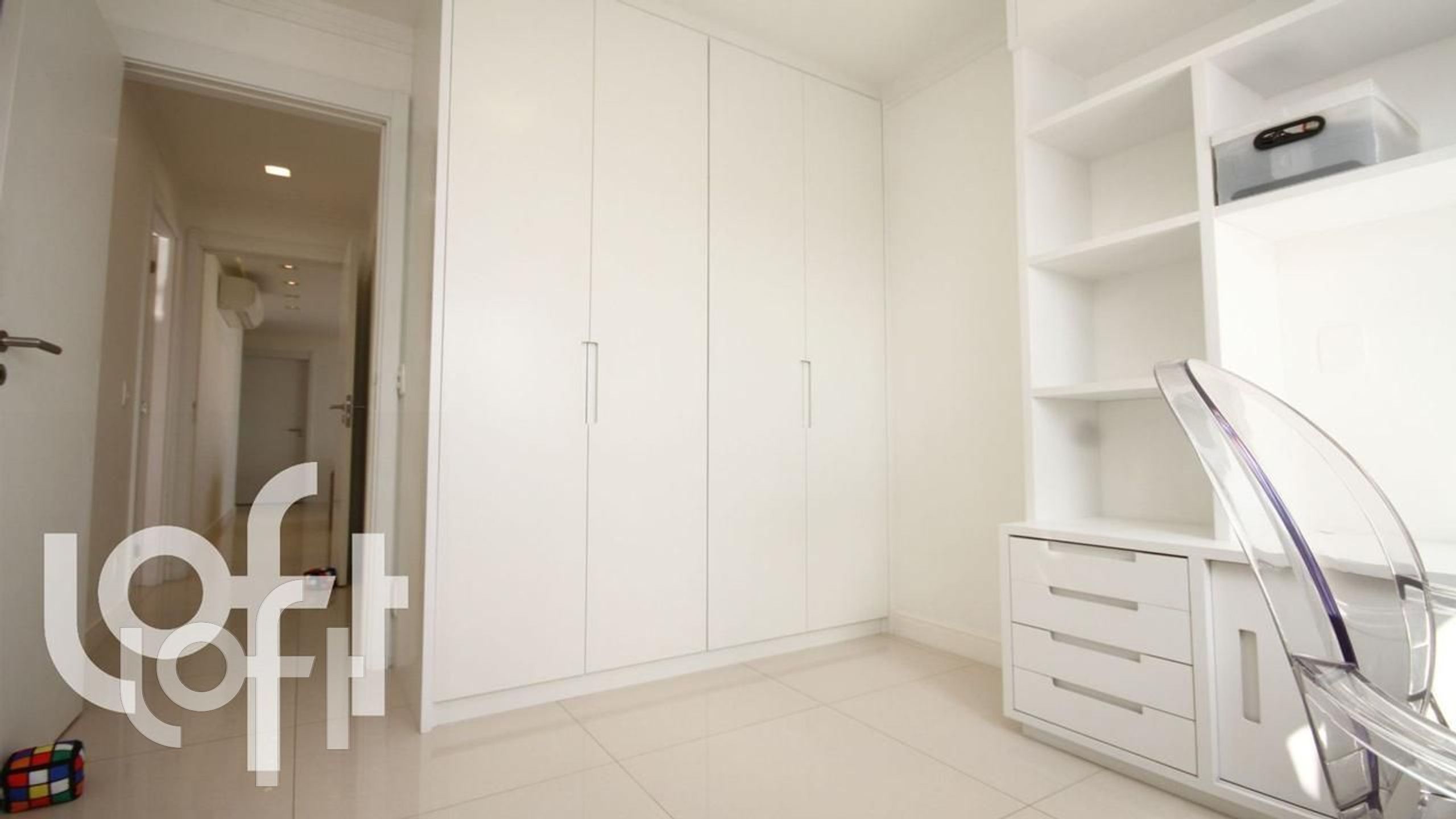 Apartamento à venda com 3 quartos, 130m² - Foto 3