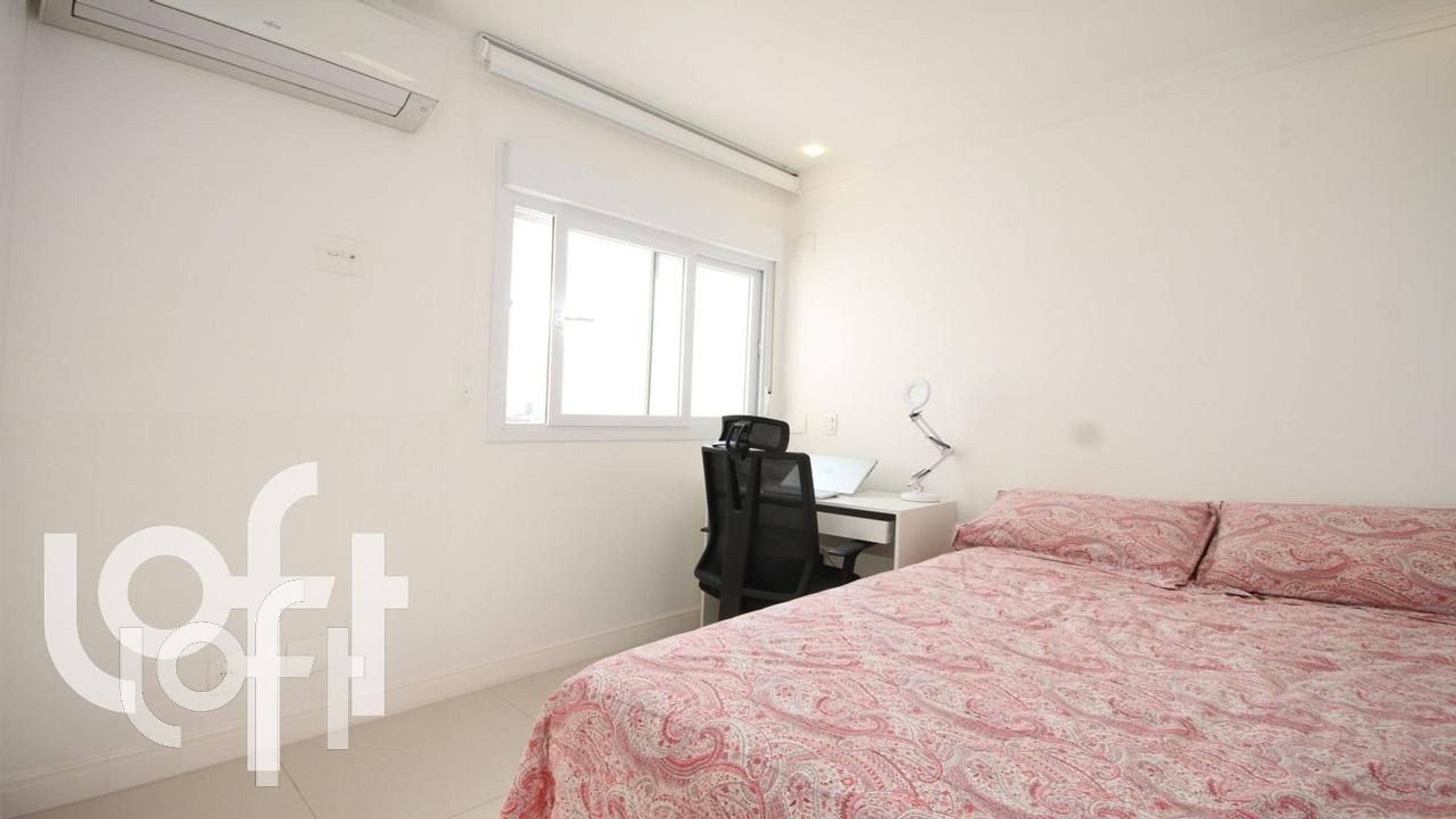 Apartamento à venda com 3 quartos, 130m² - Foto 4