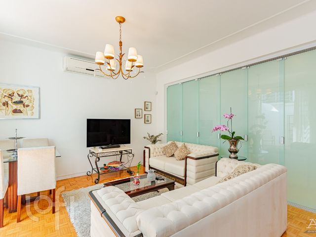 Casa com 223m², 3 dormitórios, 1 suíte, 2 vagas, Petrópolis em Porto Alegre