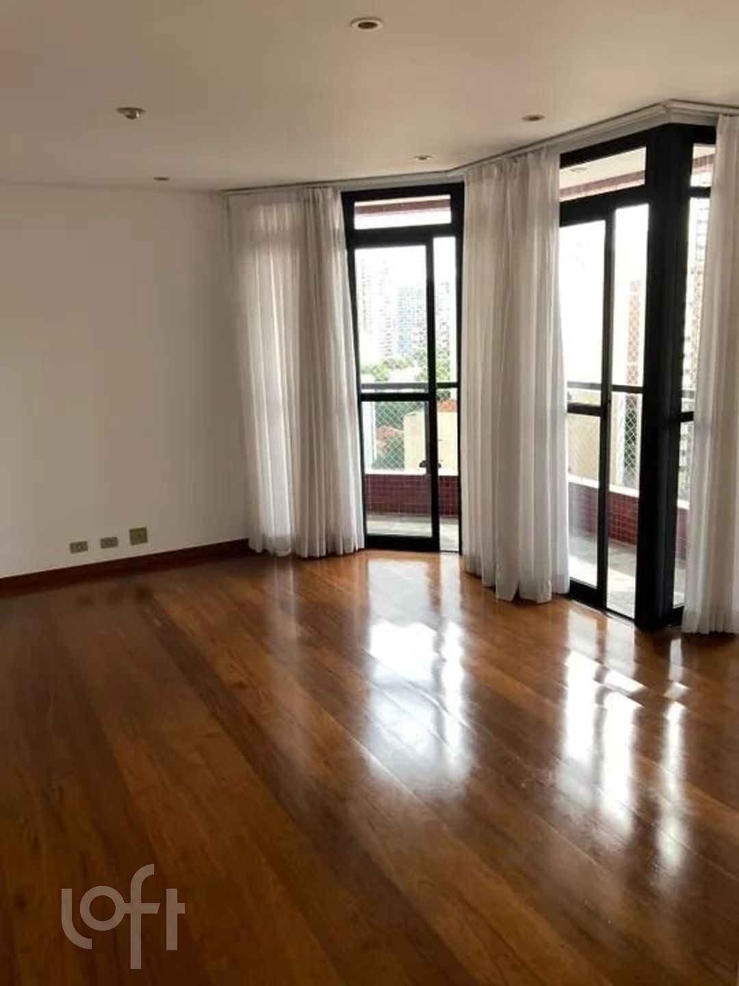 Apartamento à venda com 4 quartos, 155m² - Foto 1