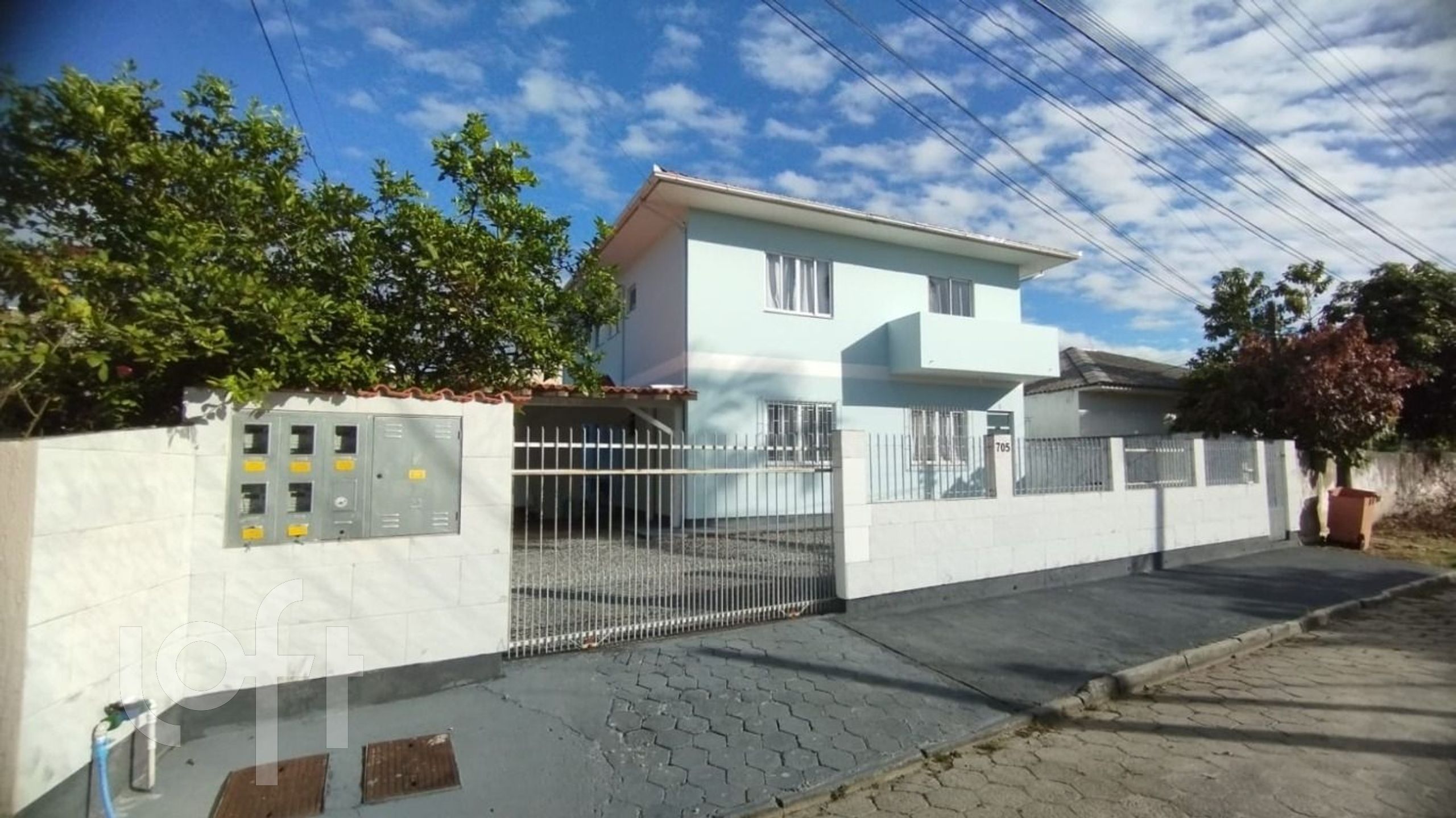 Casa Residencial com 312m², 5 quartos, no bairro Carianos em Florianópolis