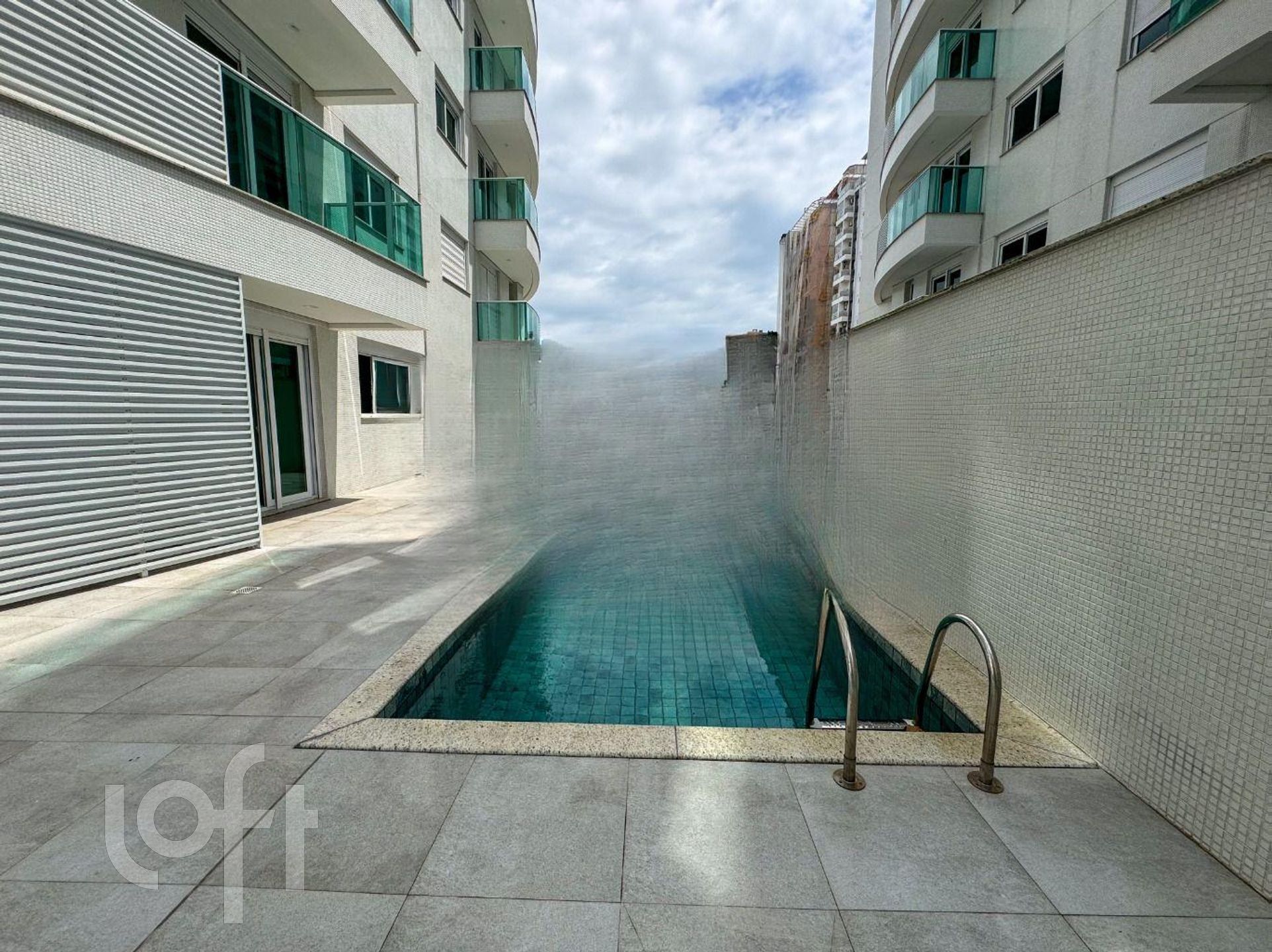 Apartamentos com 242m², 3 quartos, 3 suítes, 3 garagens, no bairro Praia Brava em Itajaí