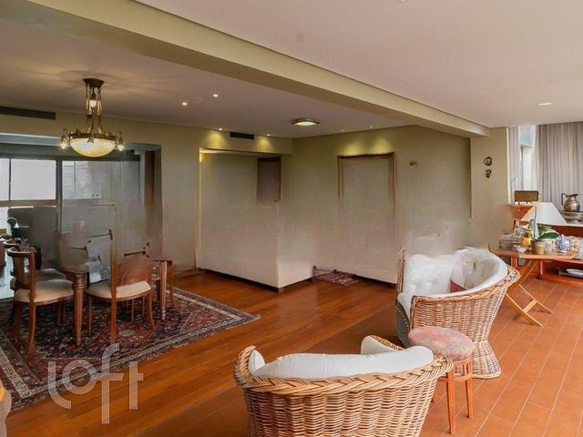 Apartamento com 257m², 3 dormitórios, 1 suíte, 2 vagas, Petrópolis em Porto Alegre