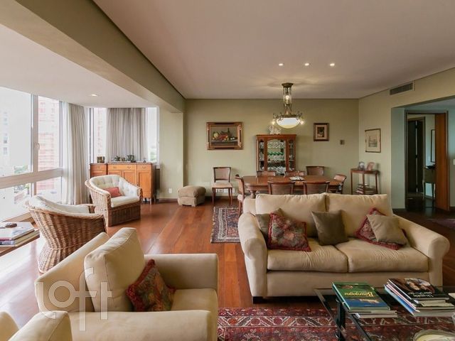 Apartamento com 257m², 3 dormitórios, 1 suíte, 2 vagas, Petrópolis em Porto Alegre