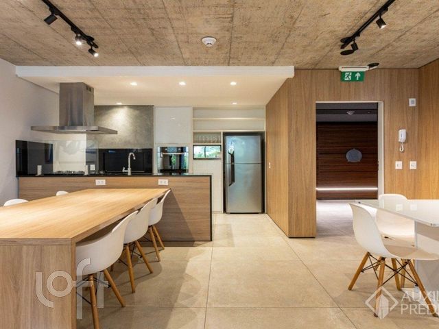 Apartamento com 100m², 3 dormitórios, 3 suítes, 2 vagas, Petrópolis em Porto Alegre