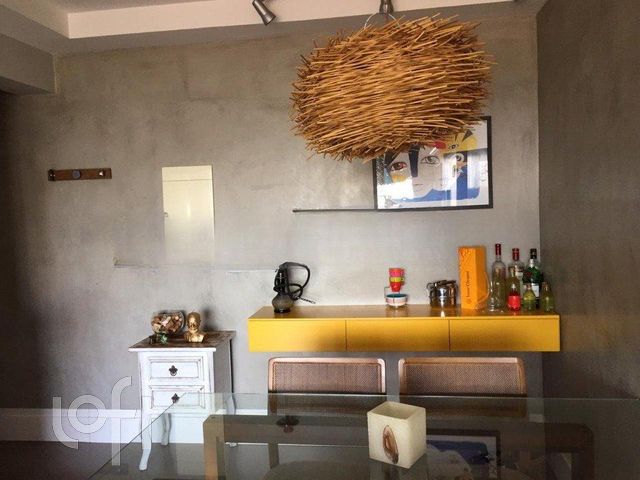 Apartamento com 68m², 2 dormitórios, 1 suíte, 2 vagas, Petrópolis em Porto Alegre