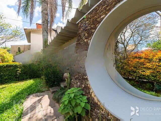 Casa com 207m², 3 dormitórios, 1 suíte, 2 vagas, Chácara das Pedras em Porto Alegre