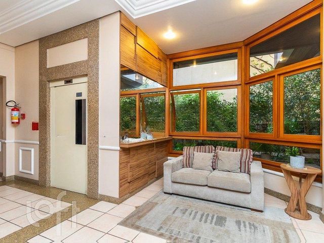 Apartamento com 105m², 3 dormitórios, 1 vaga, Menino Deus em Porto Alegre