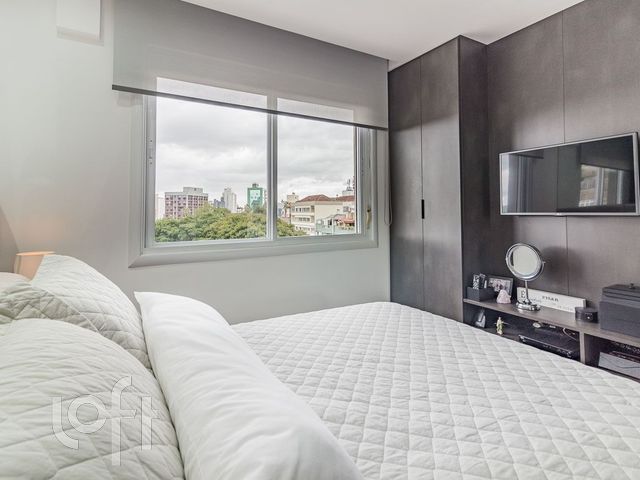 Apartamento com 45m², 1 dormitório, 1 vaga, Petrópolis em Porto Alegre