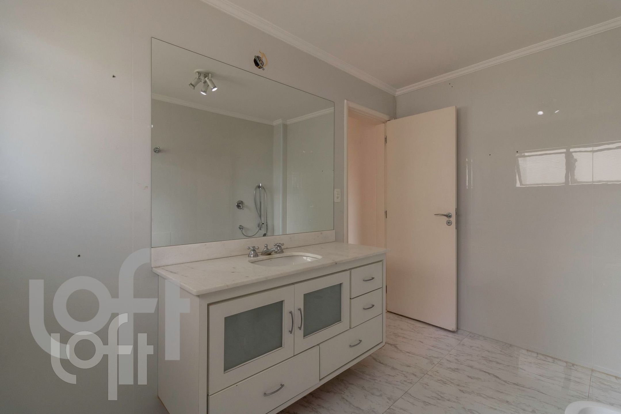 Apartamento à venda com 3 quartos, 250m² - Foto 9