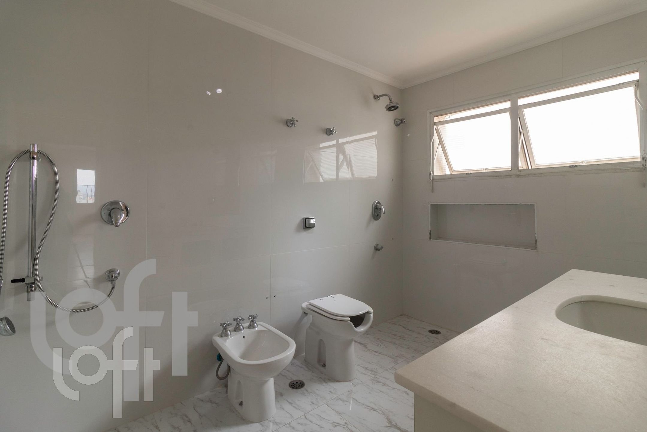 Apartamento à venda com 3 quartos, 250m² - Foto 6