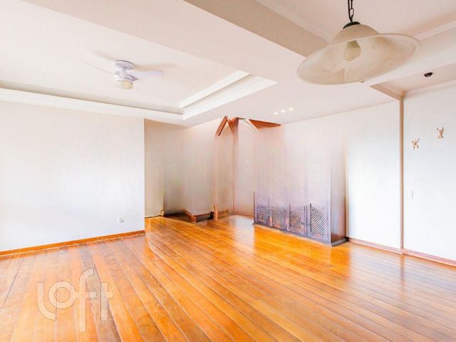 Apartamento com 236m², 3 dormitórios, 1 suíte, 2 vagas, Moinhos de Vento em Porto Alegre