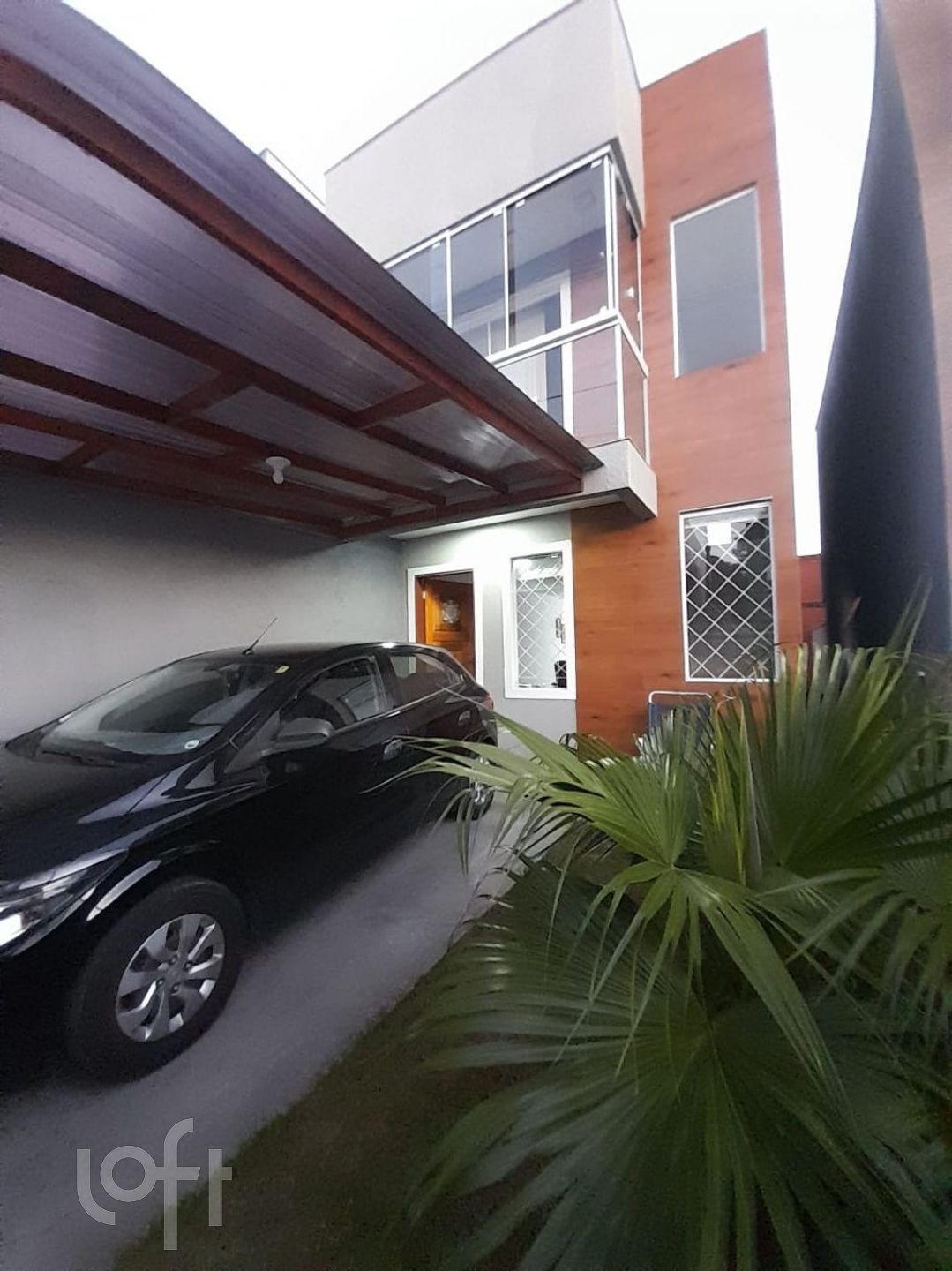 Casa Residencial com 95m², 2 quartos, 2 suítes, 1 garagem, no bairro São João do Rio Vermelho em Florianópolis