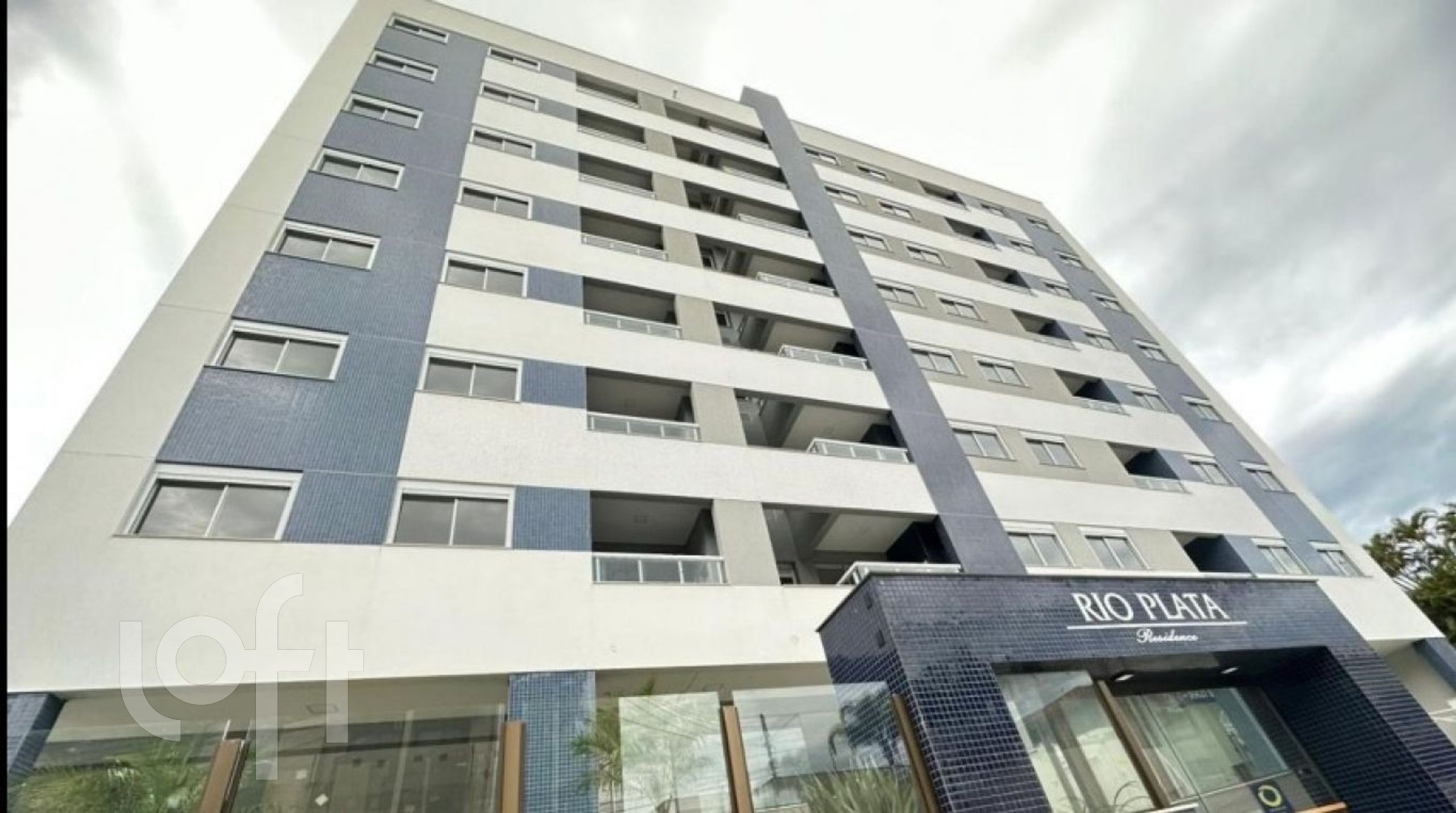 Apartamentos com 69m², 2 quartos, 1 suíte, 2 garagens, no bairro Coloninha em Florianópolis