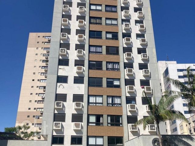 Apartamento com 57m², 2 dormitórios, 1 suíte, Santana em Porto Alegre