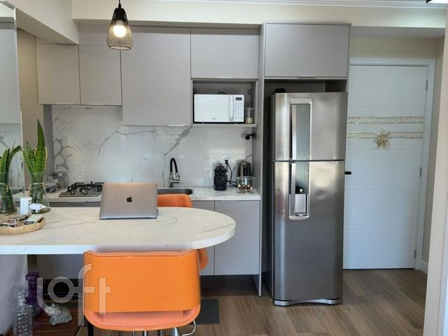 Apartamento com 51m², 2 dormitórios, 2 suítes, 1 vaga, Santa Cecília em Porto Alegre