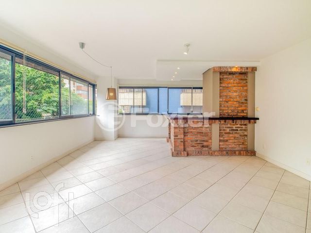 Apartamento com 144m², 3 dormitórios, 1 suíte, 2 vagas, Bela Vista em Porto Alegre