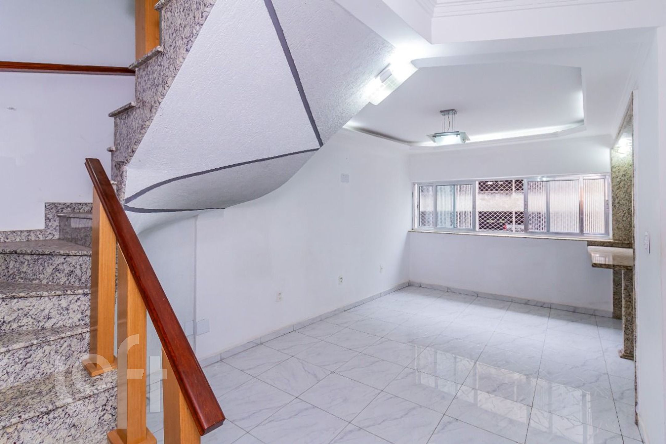 Apartamento à venda com 2 quartos, 72m² - Foto 1