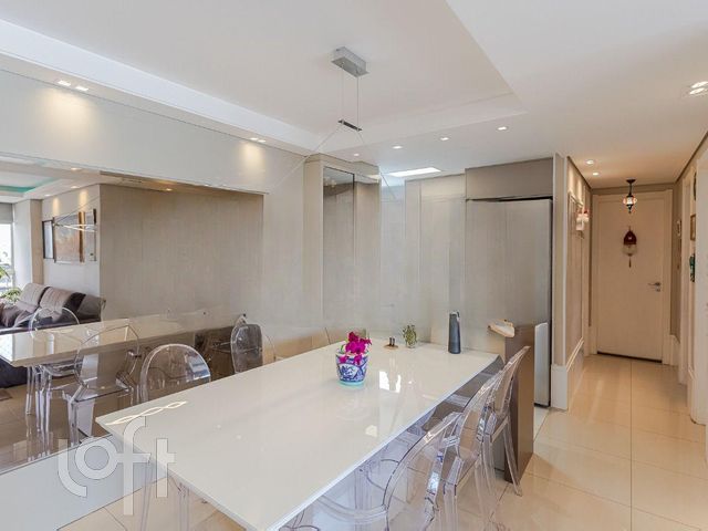 Apartamento com 75m², 3 dormitórios, 1 suíte, 2 vagas, Cristo Redentor em Porto Alegre