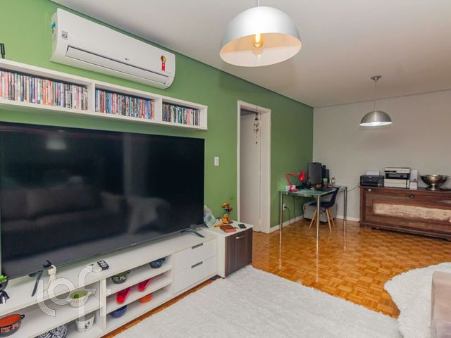 Apartamento com 91m², 3 dormitórios, 1 suíte, 1 vaga, Floresta em Porto Alegre