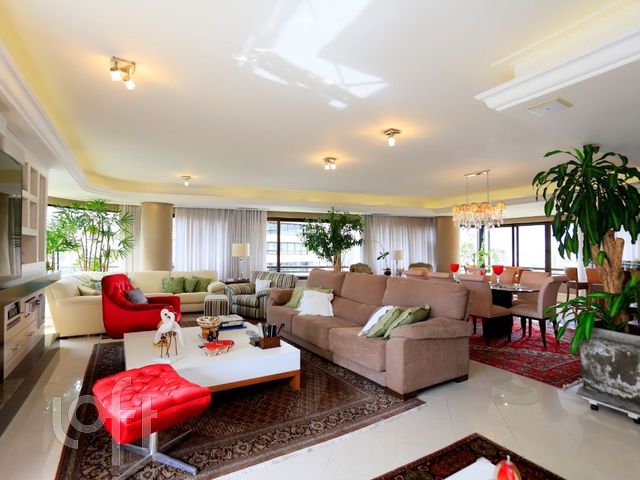 Apartamento com 260m², 3 dormitórios, 5 vagas, Bela Vista em Porto Alegre