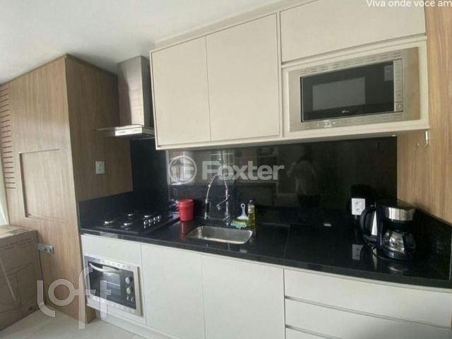 Apartamento com 64m², 2 dormitórios, 1 suíte, 1 vaga, Petrópolis em Porto Alegre