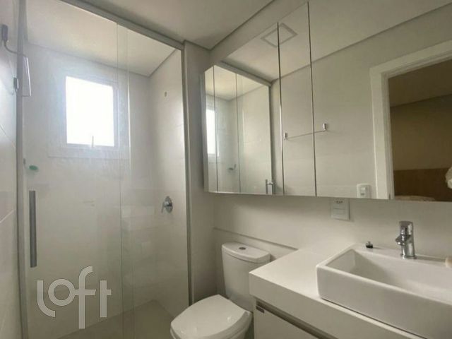 Apartamento com 64m², 2 dormitórios, 1 suíte, 2 vagas, Petrópolis em Porto Alegre