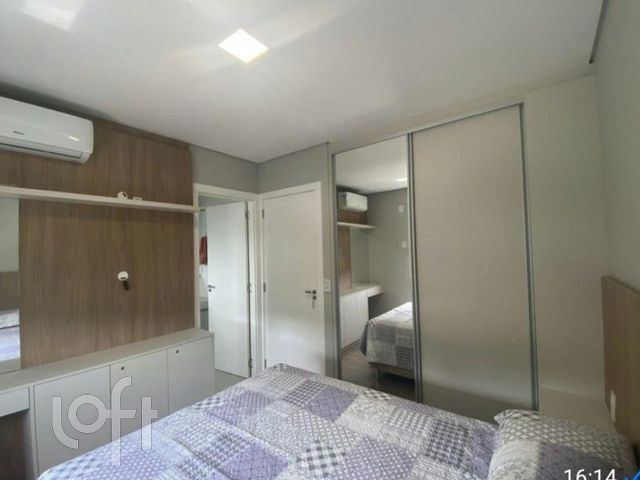 Apartamento com 64m², 2 dormitórios, 1 suíte, 2 vagas, Petrópolis em Porto Alegre