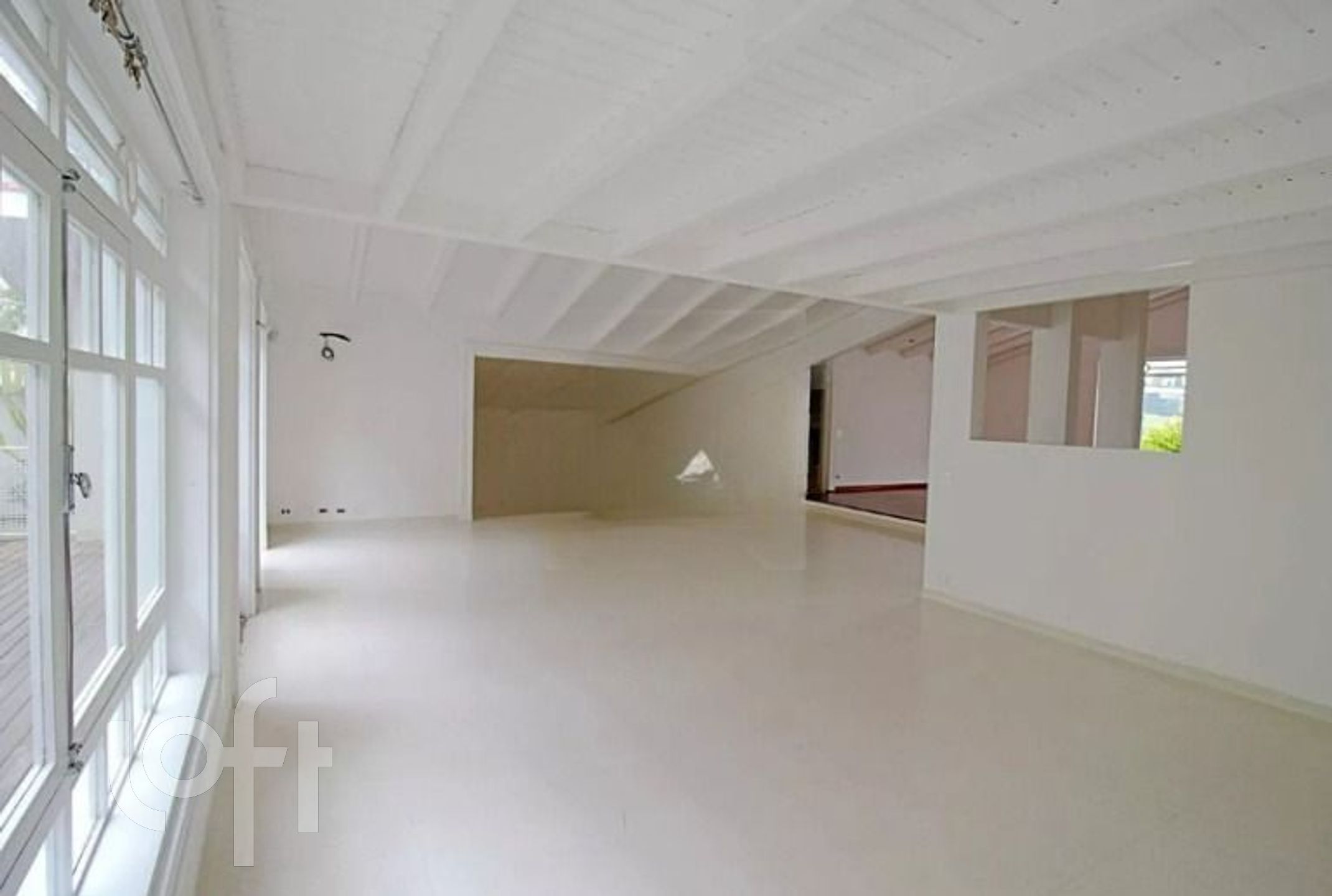 Casa à venda com 3 quartos, 461m² - Foto 2