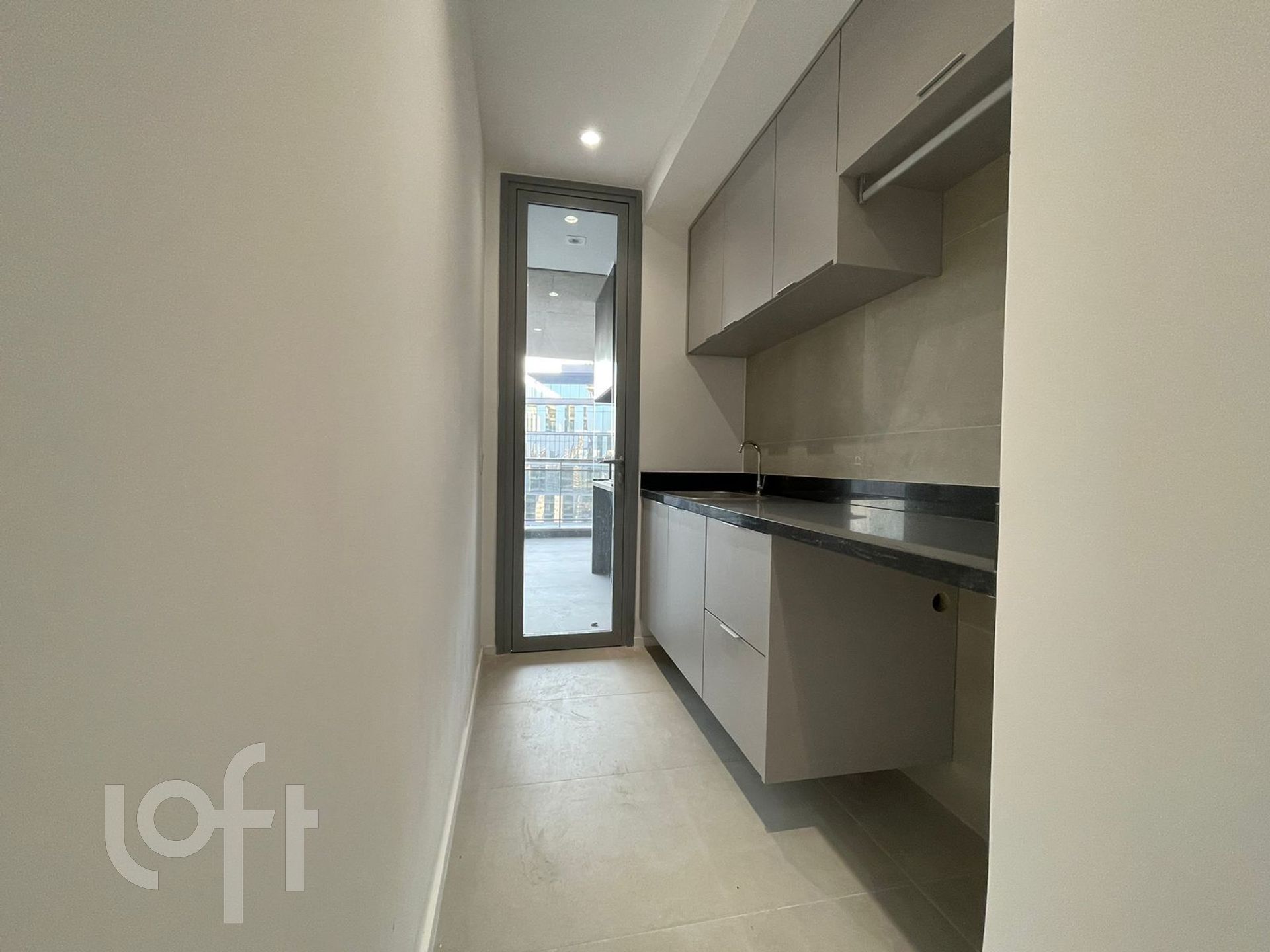 Apartamento à venda com 3 quartos, 197m² - Foto 11