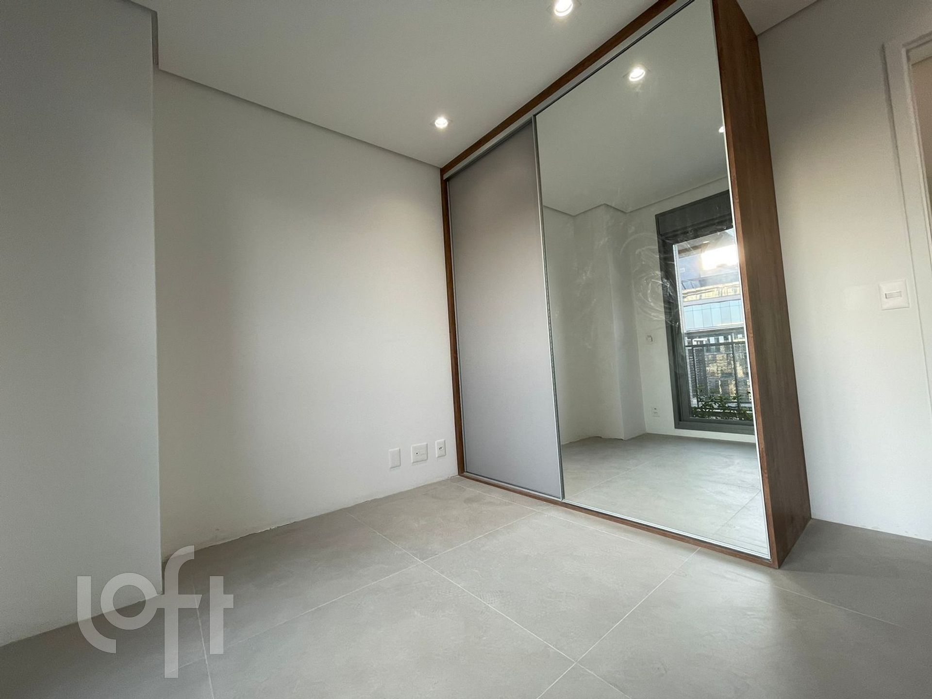 Apartamento à venda com 3 quartos, 197m² - Foto 19