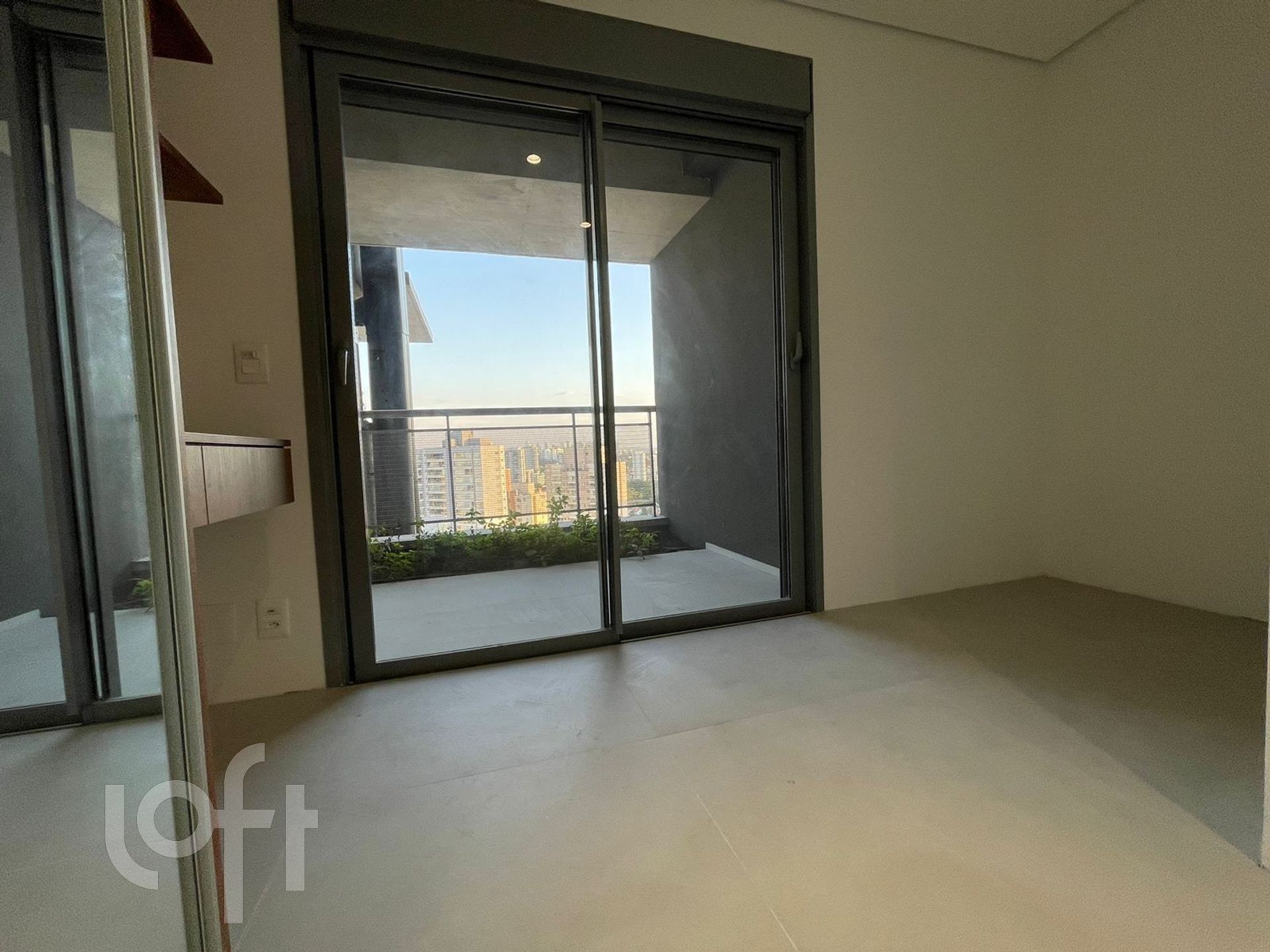 Apartamento à venda com 3 quartos, 197m² - Foto 3