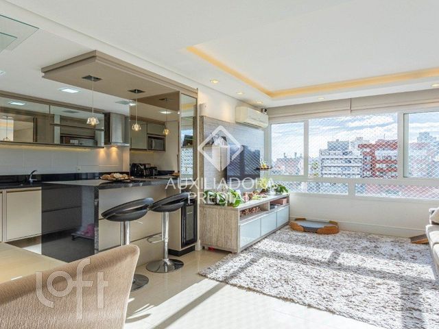 Apartamento com 66m², 2 dormitórios, 1 suíte, 1 vaga, Petrópolis em Porto Alegre