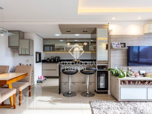 Apartamento com 66m², 2 dormitórios, 1 suíte, 1 vaga, Petrópolis em Porto Alegre