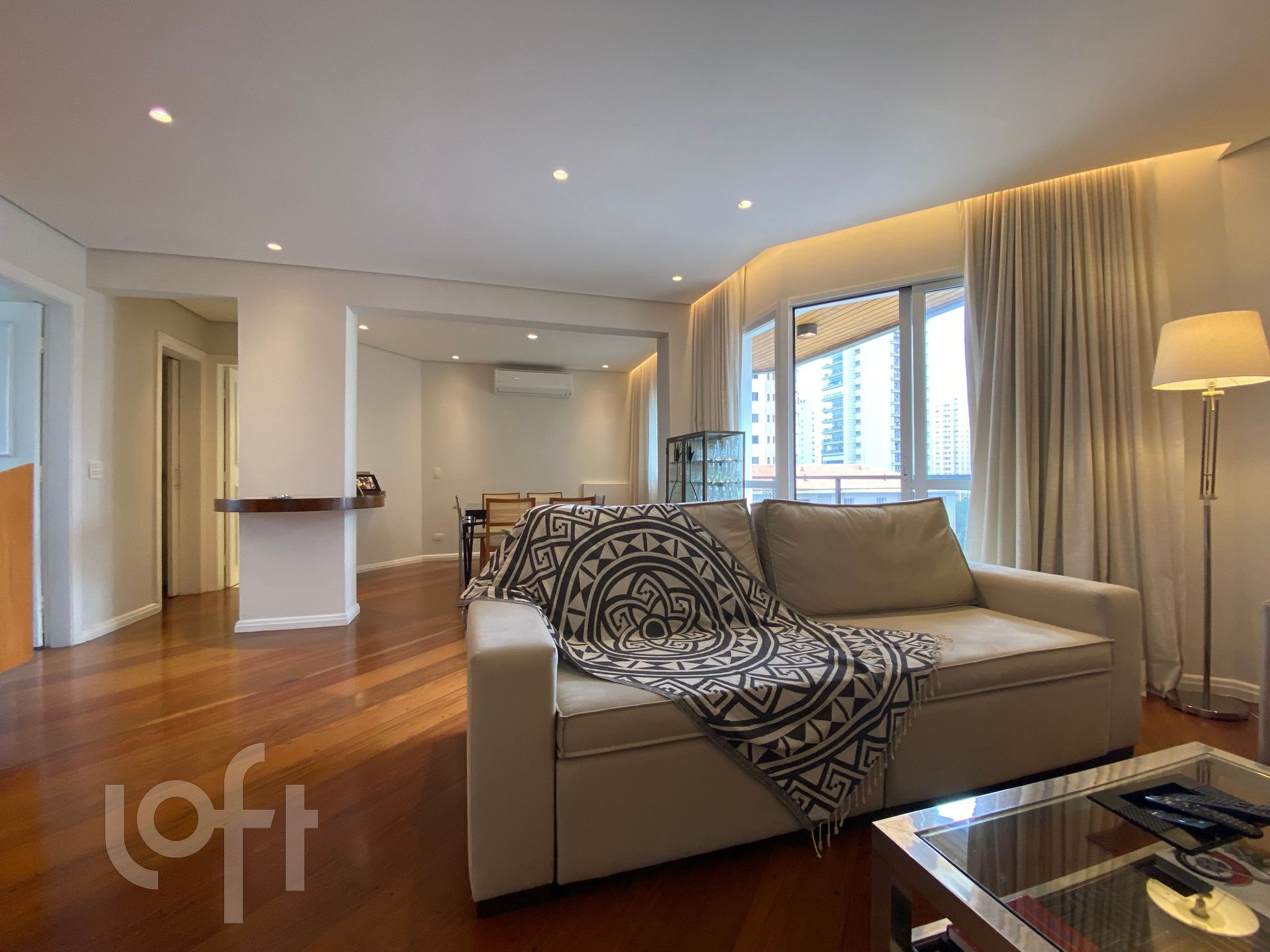 Apartamento à venda em Indianópolis com 120 m², 3